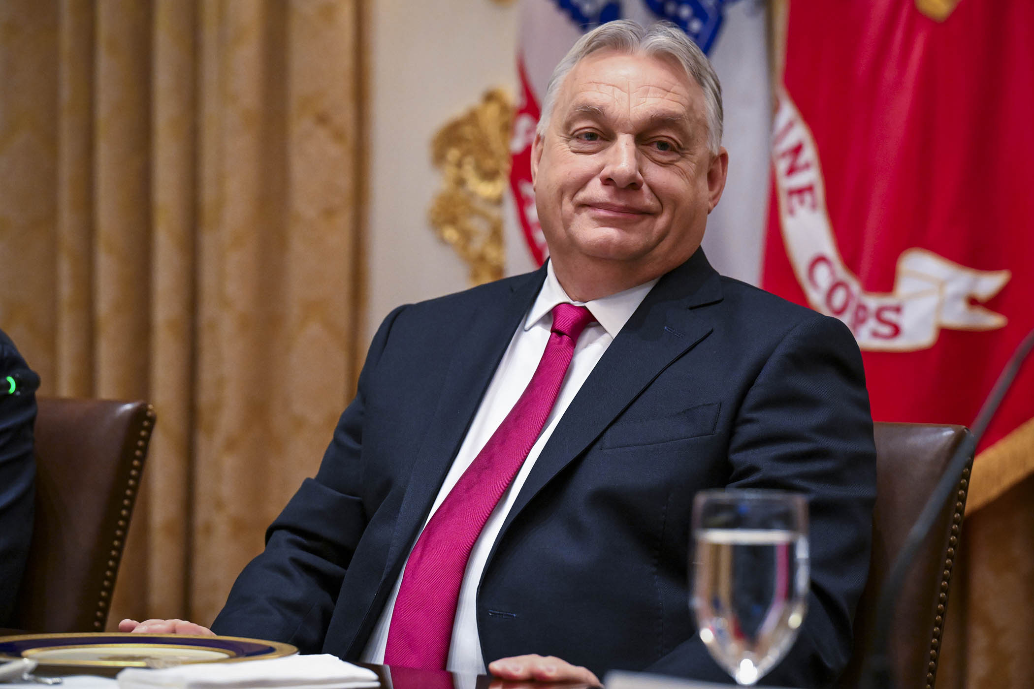 Trump lets Orbán avoid sanctions on Russian oil