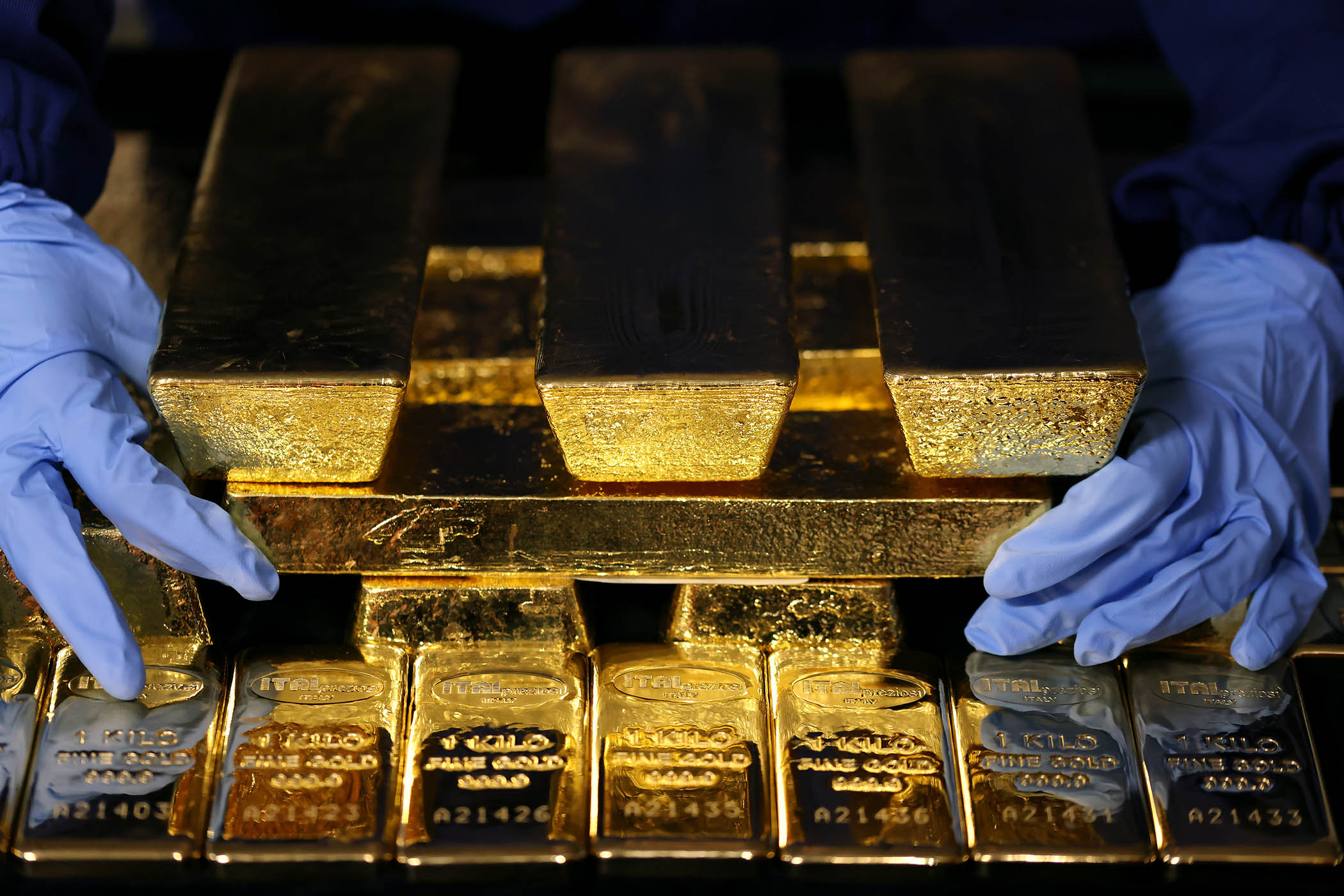 Gold surge takes shine off Chancellor Gordon Brown