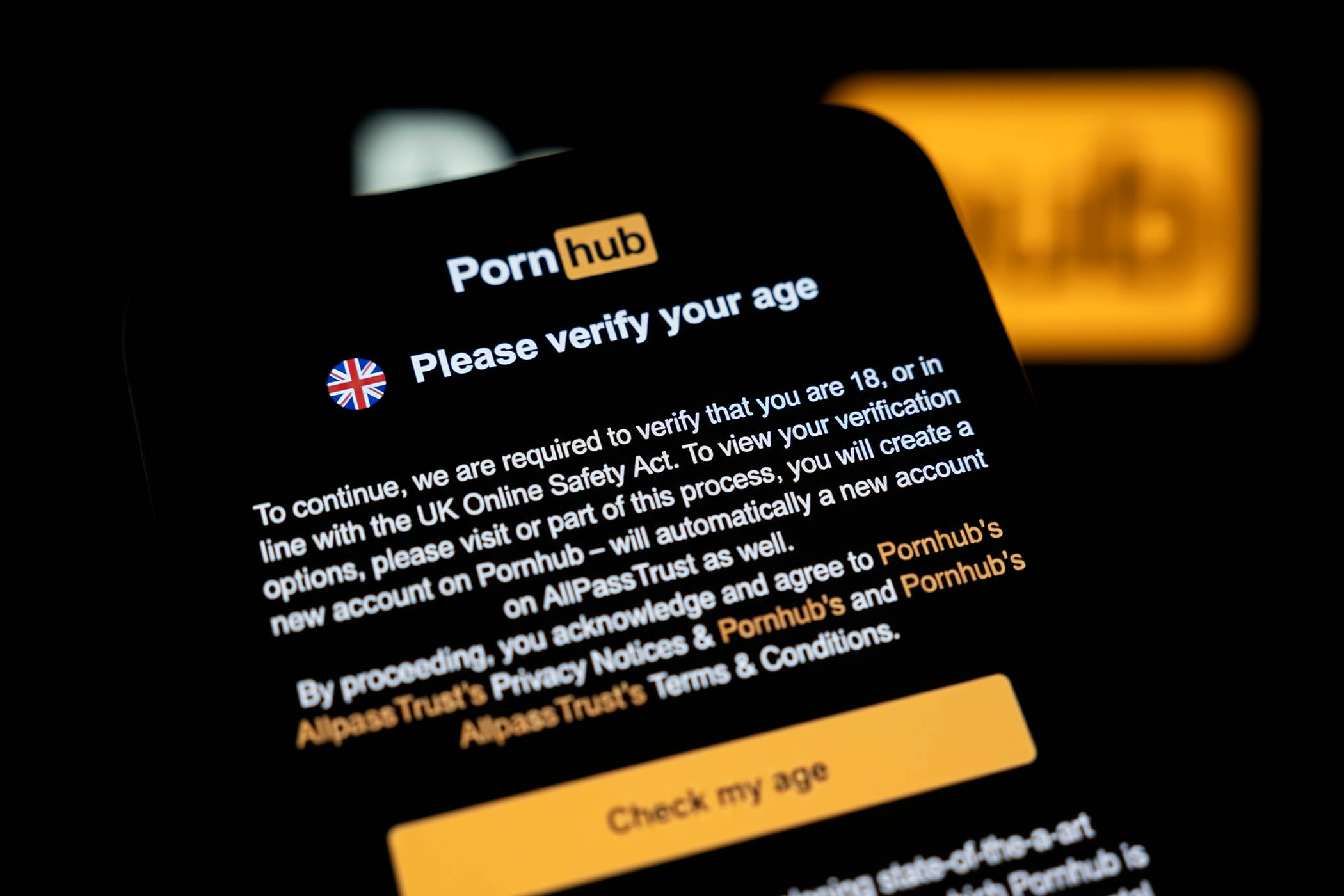 Pornhub blocks access for new UK users