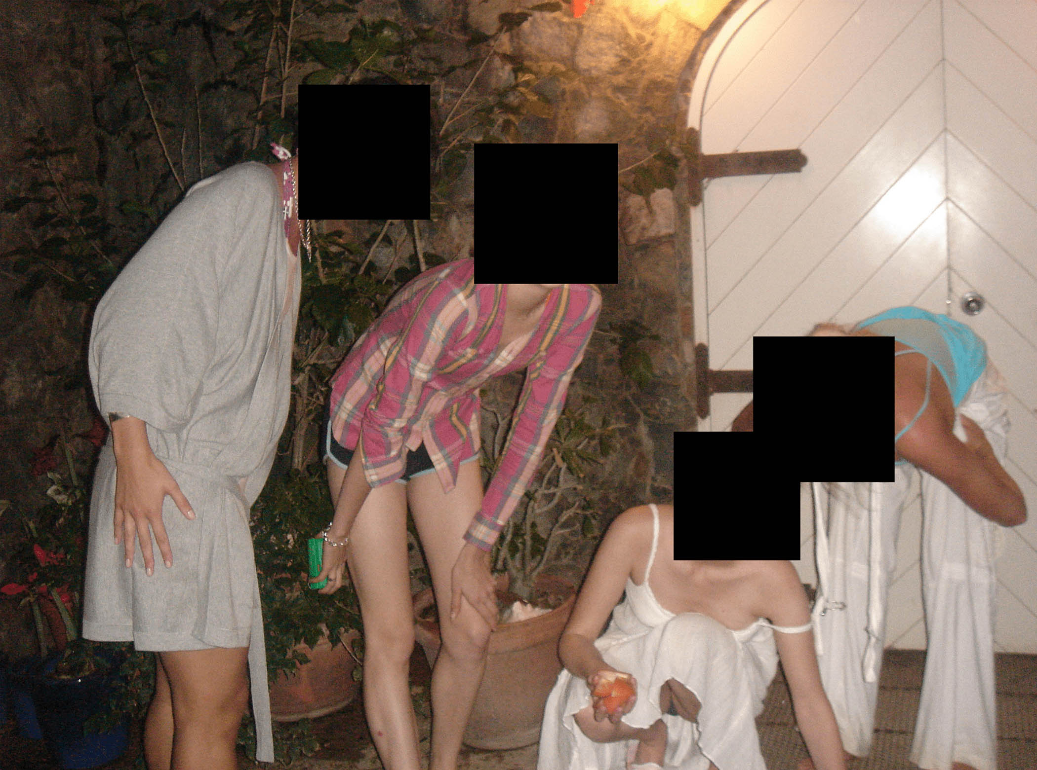 Ghislaine Maxwell ‘took artistic pornographic photos’ of Epstein victims