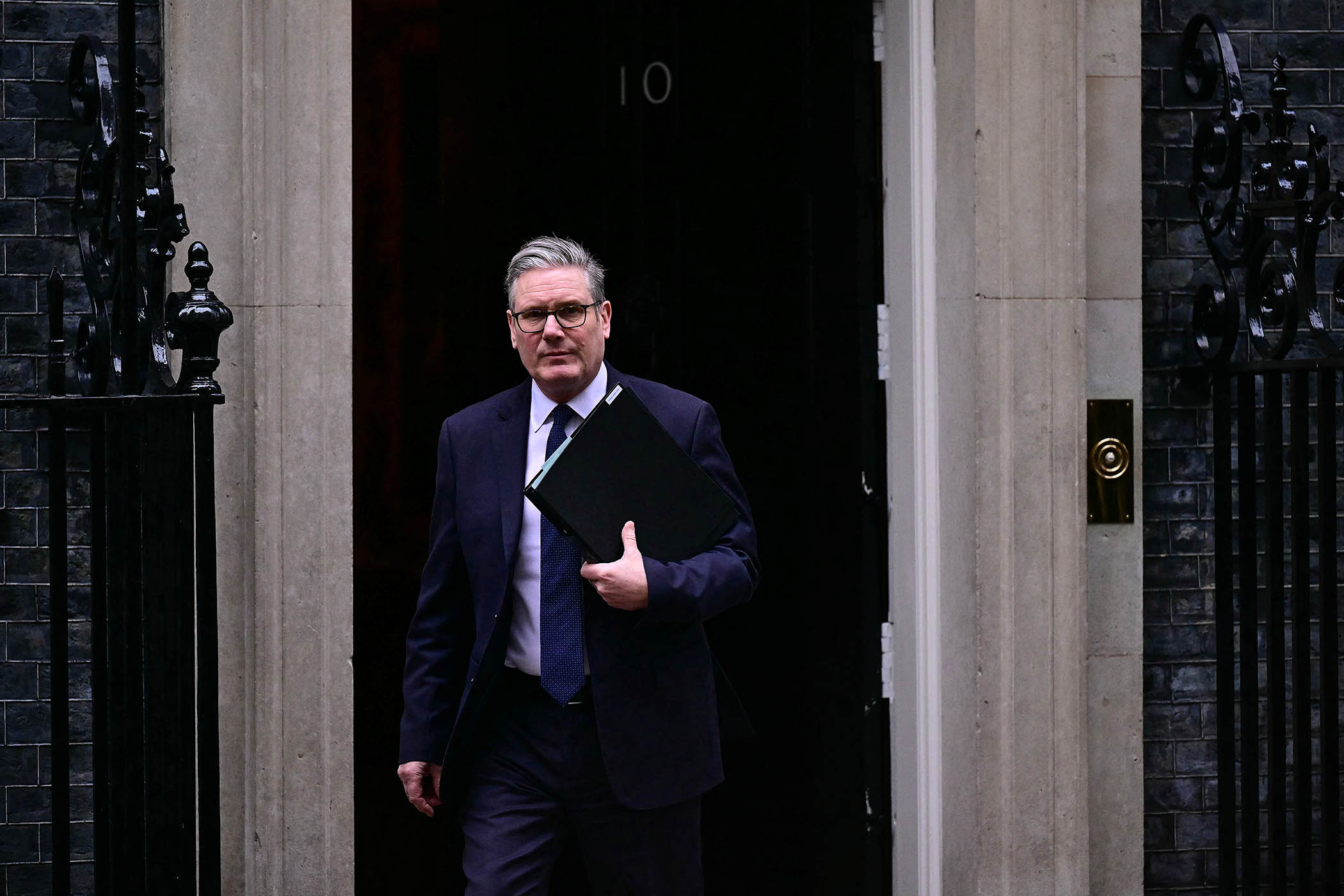 ‘Dead in the water’: Labour MPs acknowledge that this may be the end for Starmer