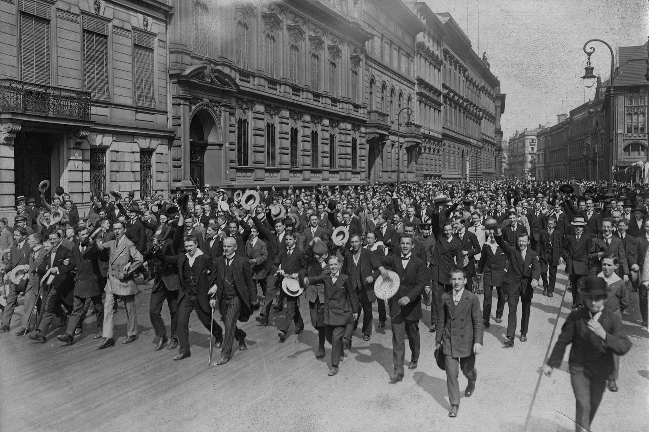 A plea for dialogue as war looms in 1914