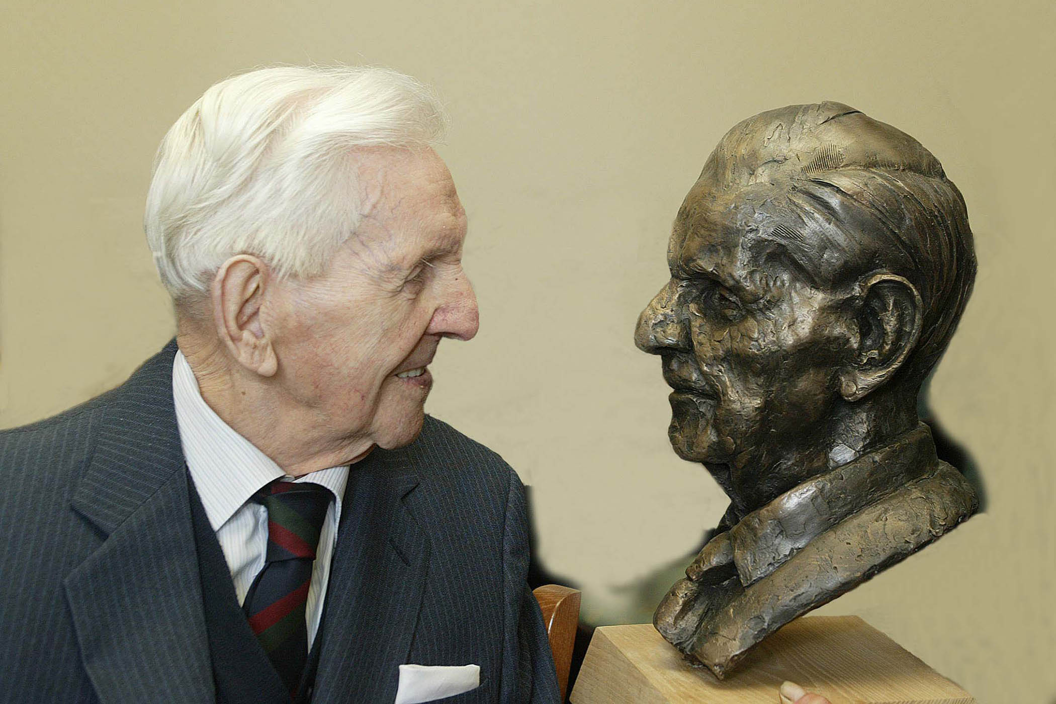 ‘It was a short peace in a terrible war’, last survivor of WW1 Christmas truce told Observer in 2004