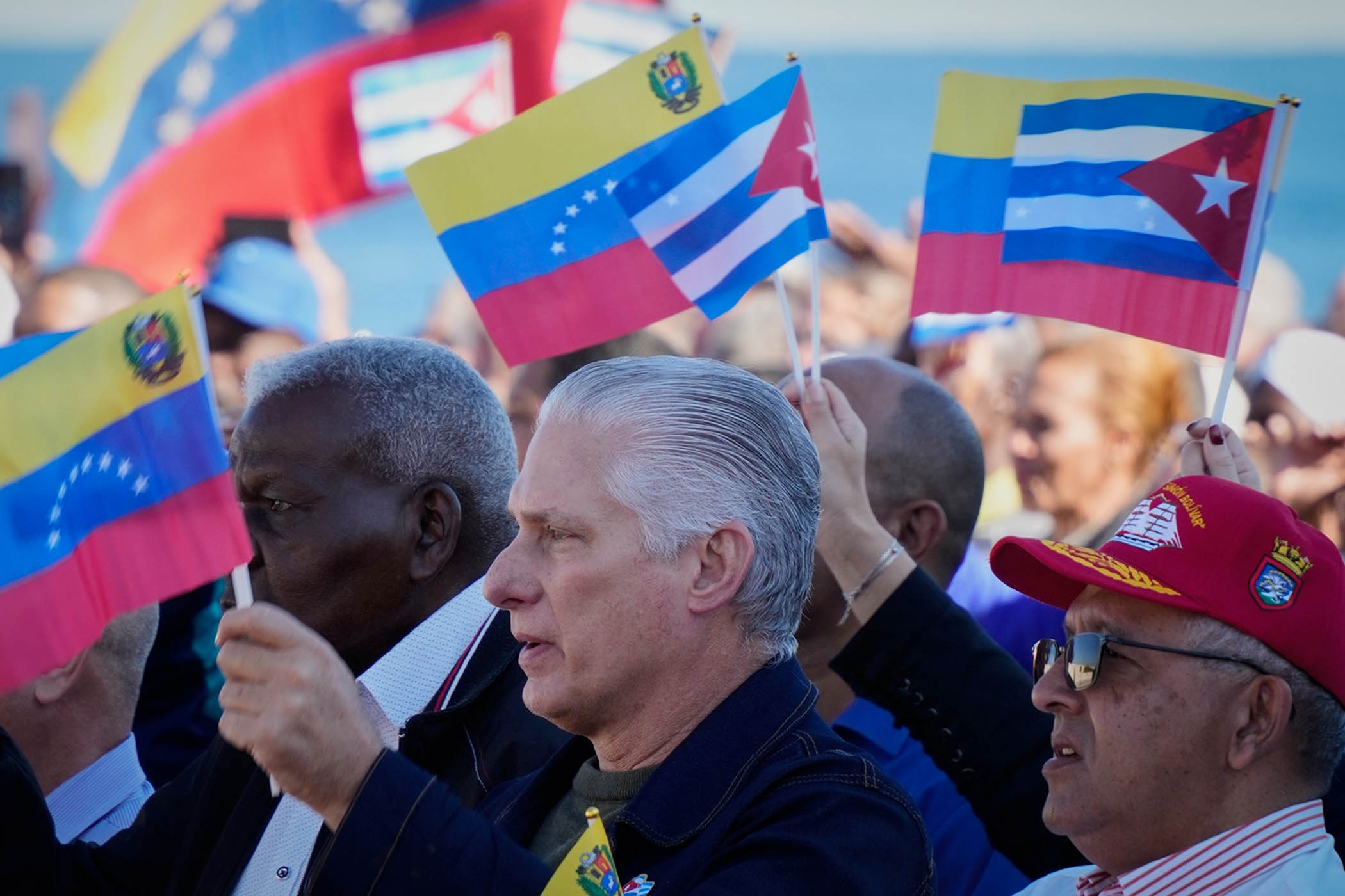 Cuba mourns 32 officers and fears losing Venezuela lifeline