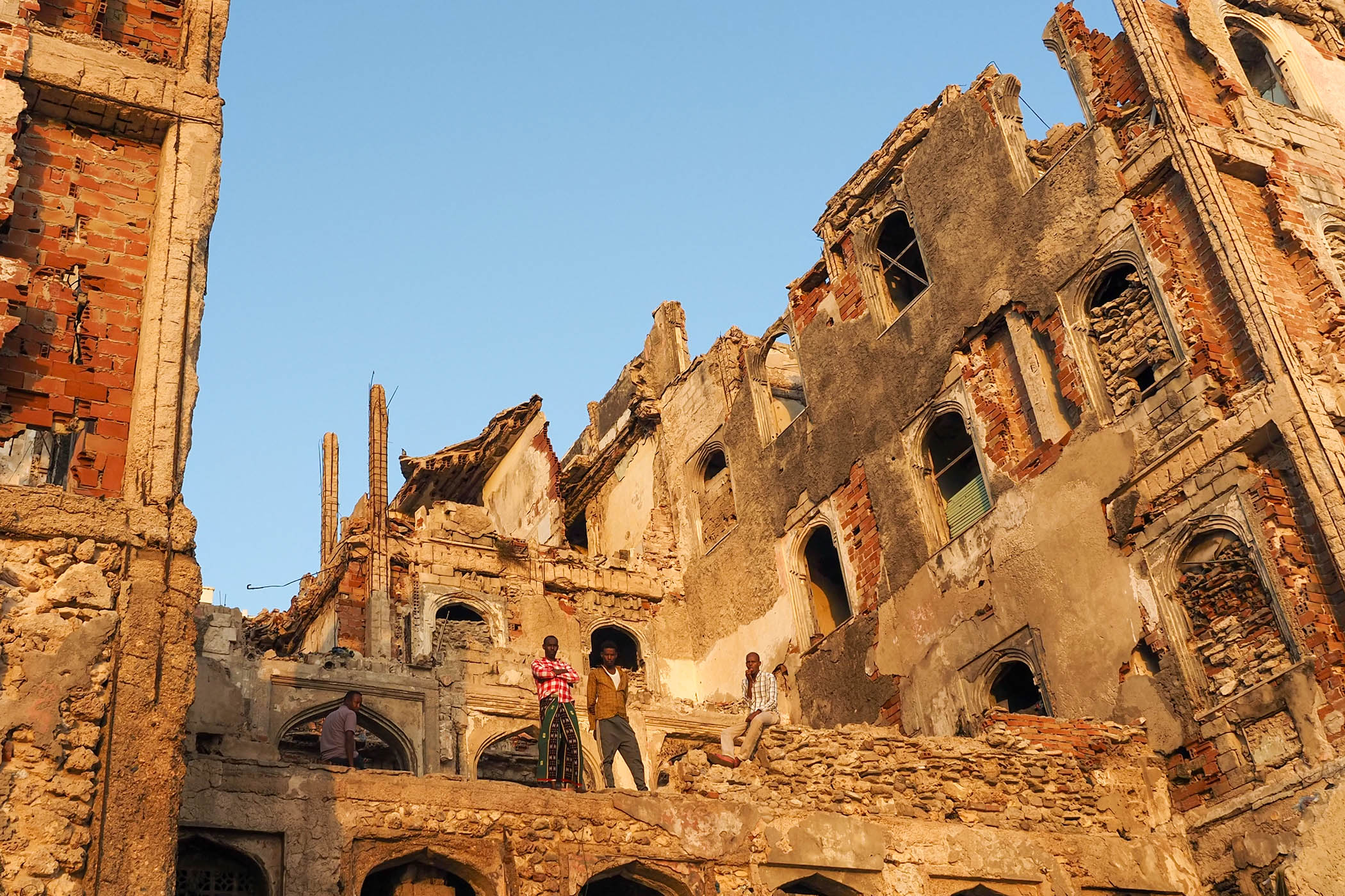 Mogadishu prepares to fall to Islamist insurgents